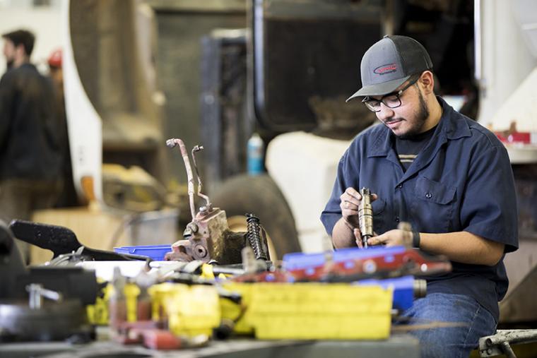 Diesel Truck Service & Light Repair Tech