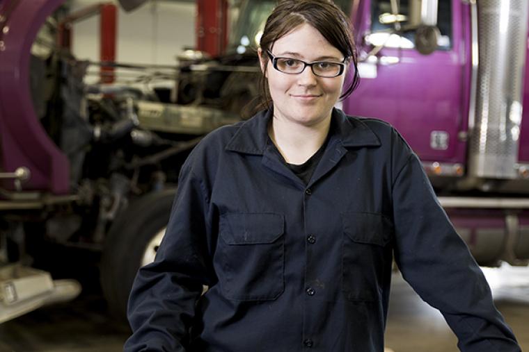 Diesel Truck Service & Light Repair Tech